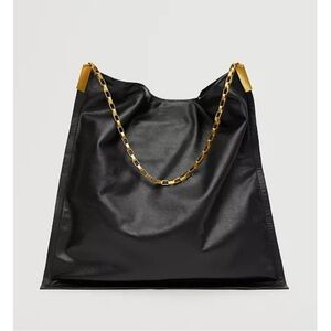 Elegant Black Chain Shoulder Bag